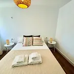 Luxury On The דירה *